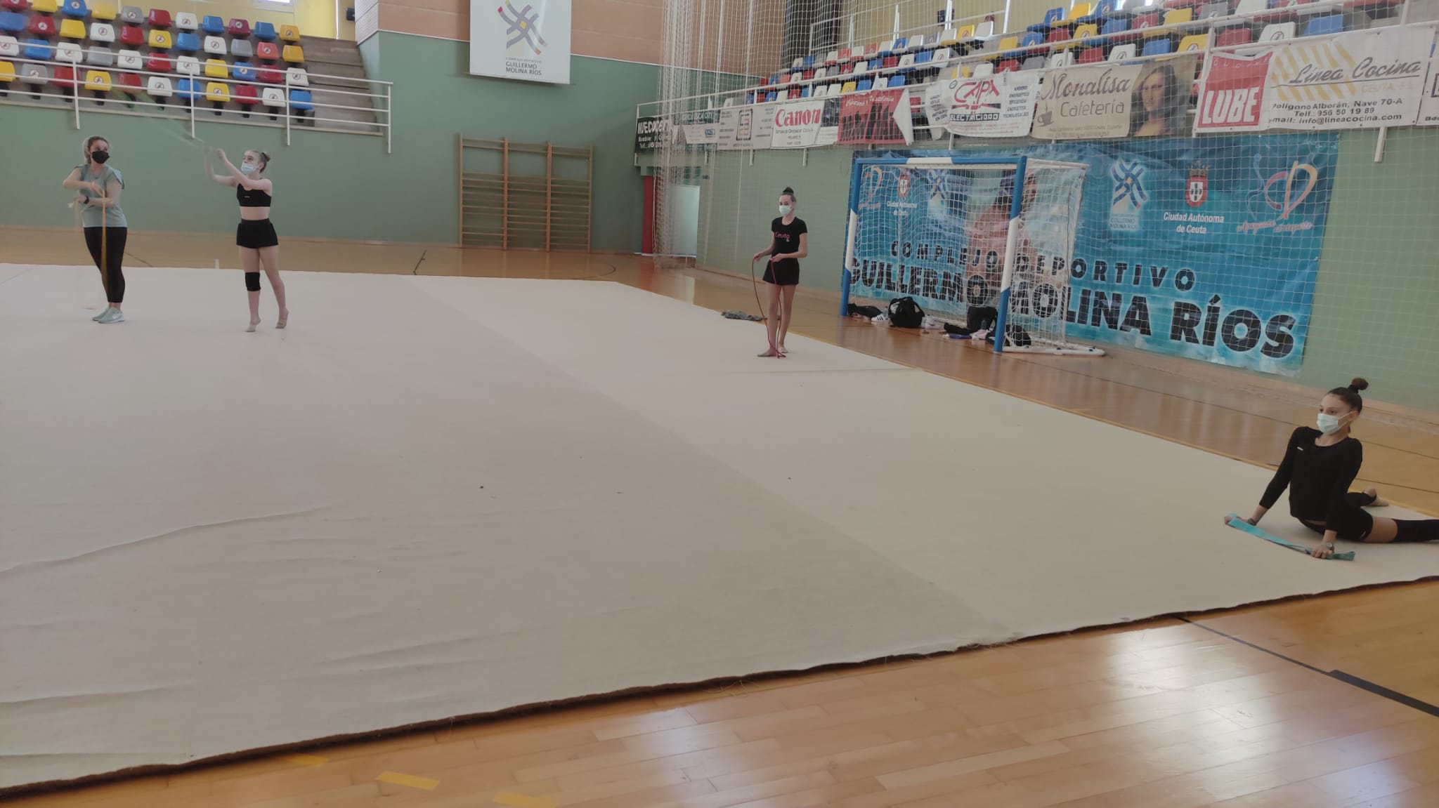 Las Deportistas De Gimnasia Rítmica Se Preparan Para Los Próximos Campeonatos De España Y