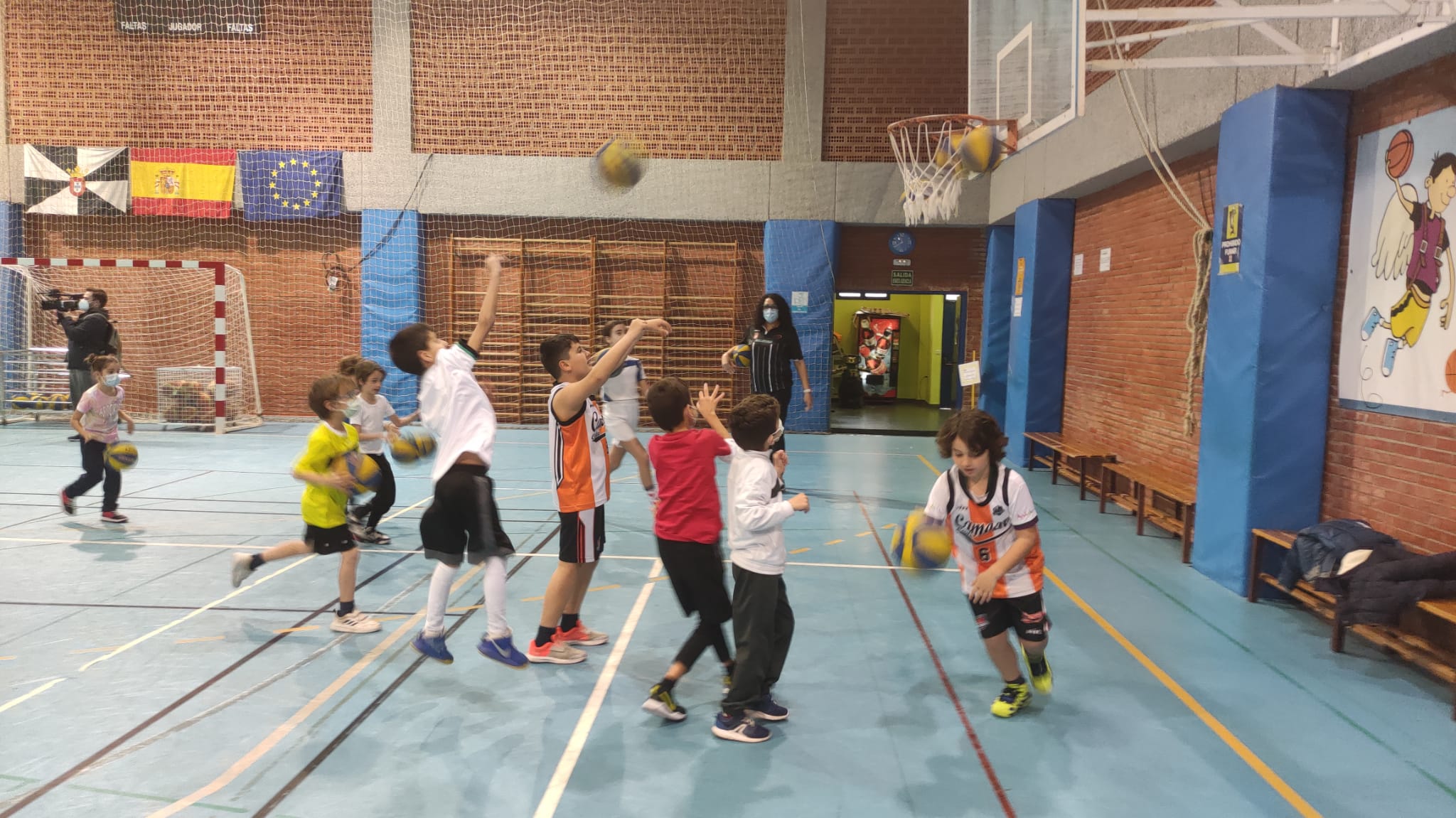 Comienza el Campus de baloncesto de Ceuta para niños de entre 8 y 10 años en el Polideportivo Antonio Campoamor