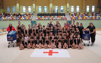 Deporte y solidaridad van de la mano gracias a la exhibición de gimnasia rítmica y la entrega de donaciones para Cruz Roja Ceuta